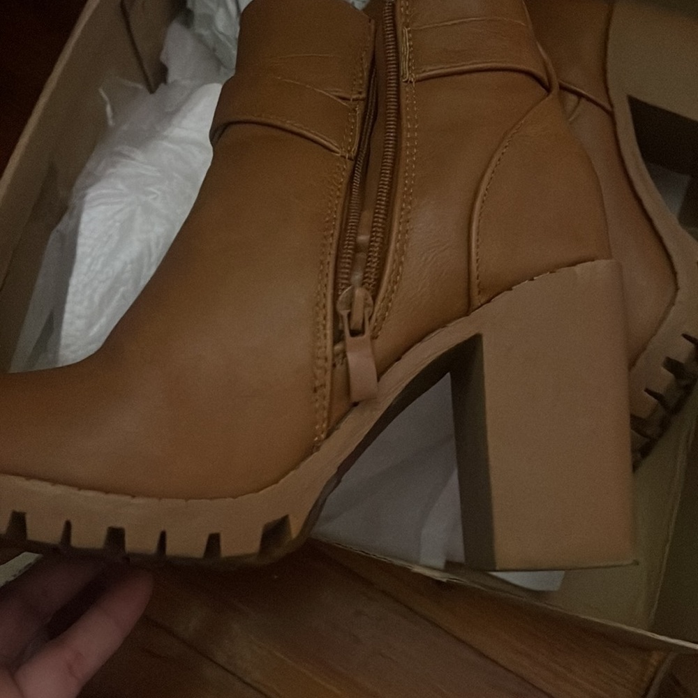 Charlotte Russe tan boots size 6 - Picture 2 of 3